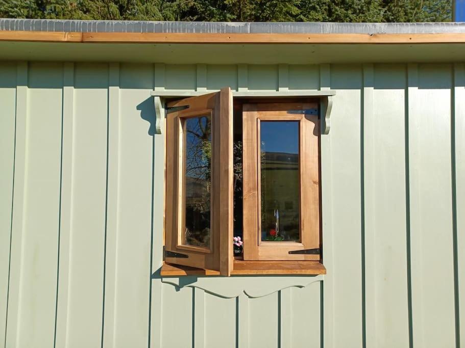 The Hideaway Shepherd's Hut, Alston, Cumbria Holiday home *